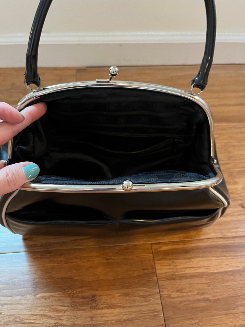 Vintage INC International Concepts Black Satchel with White Piping - Picture 9 of 9